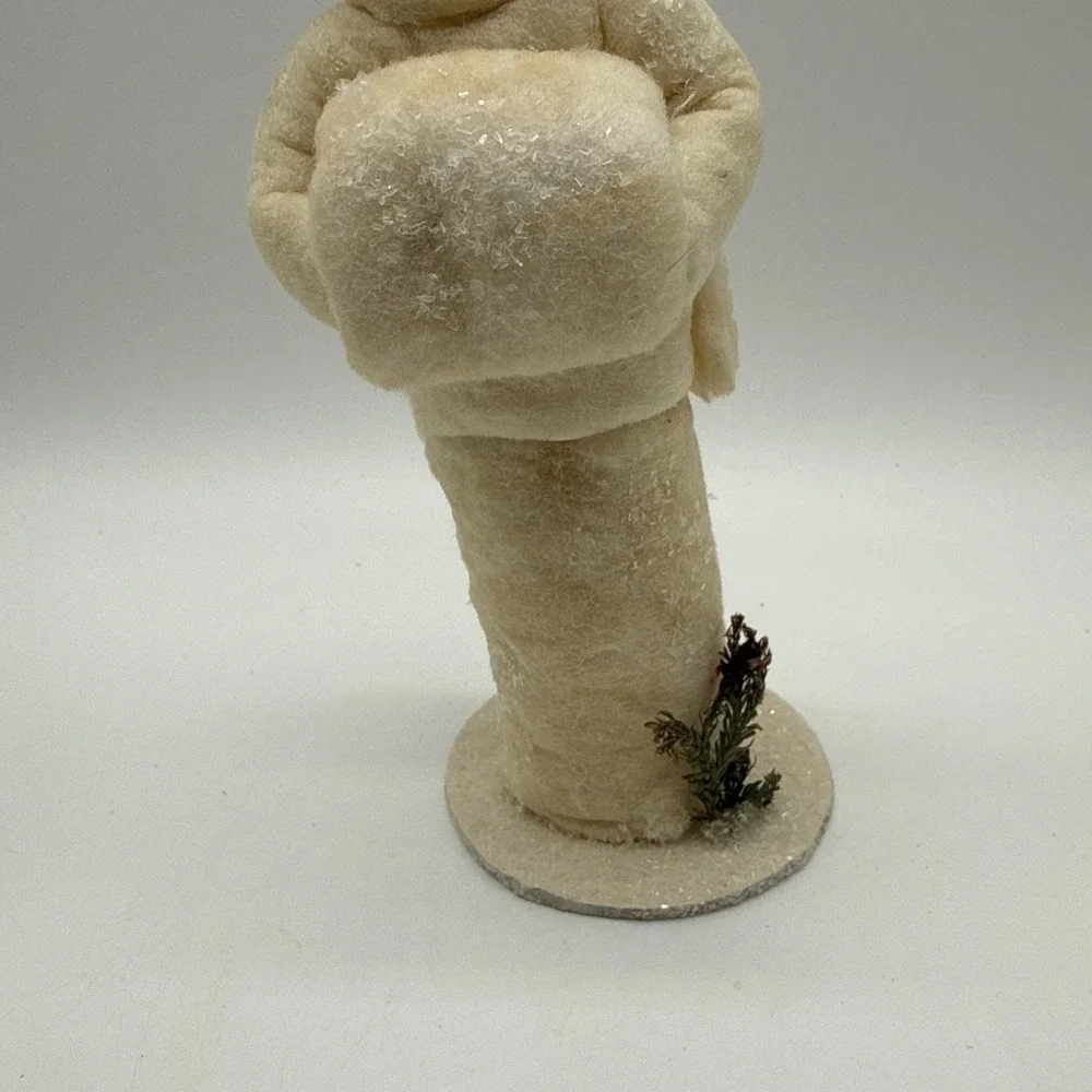 Yvonne‎ Carpenter Snickers & Kringles 1997 Snow Girl w/ Muff Figurine Christmas